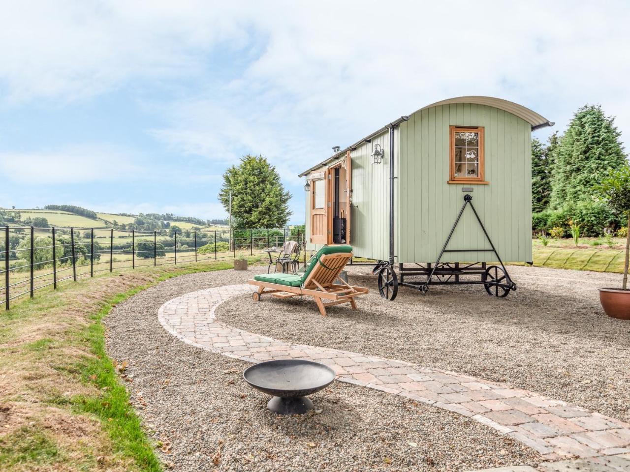 Villa Padarn'S Hut Llanbadarn Fynydd Exterior foto